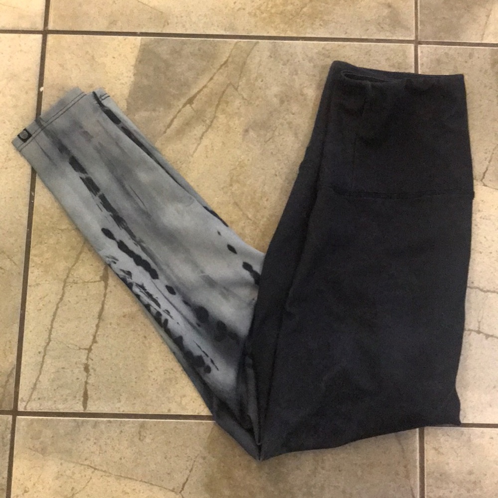 Onzie 7/8 length pants. Charcoal/grey